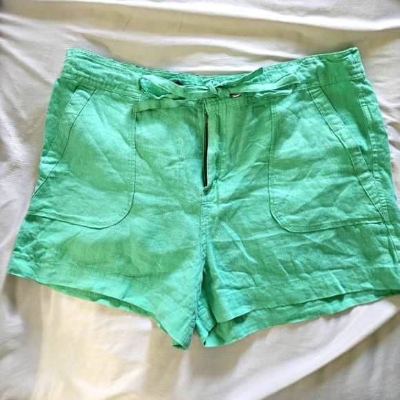 C&C California Mint Green Women's 100% Linen Shorts Size L - Picture 1 of 9